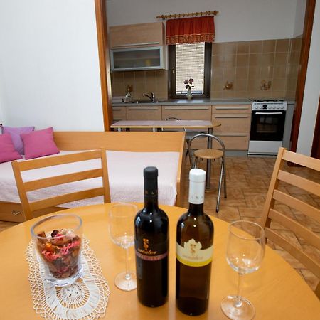 Guesthouse Sanabor Postumia Esterno foto