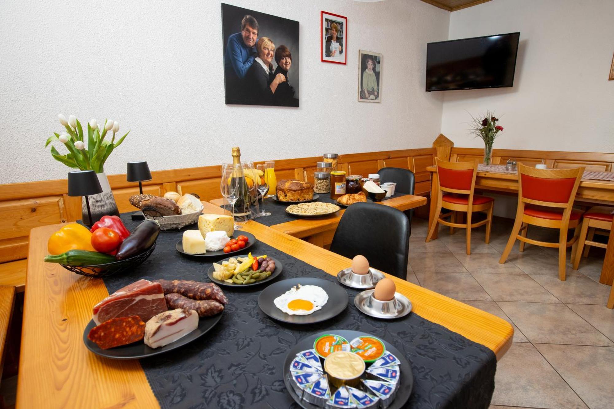 Guesthouse Sanabor Postumia Esterno foto