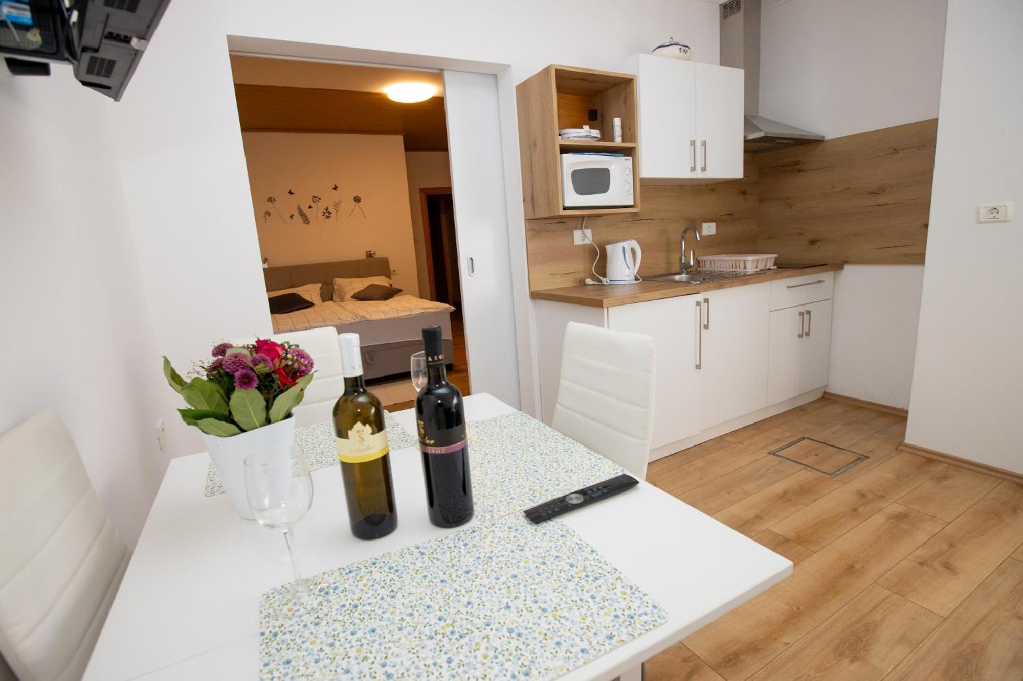 Guesthouse Sanabor Postumia Esterno foto