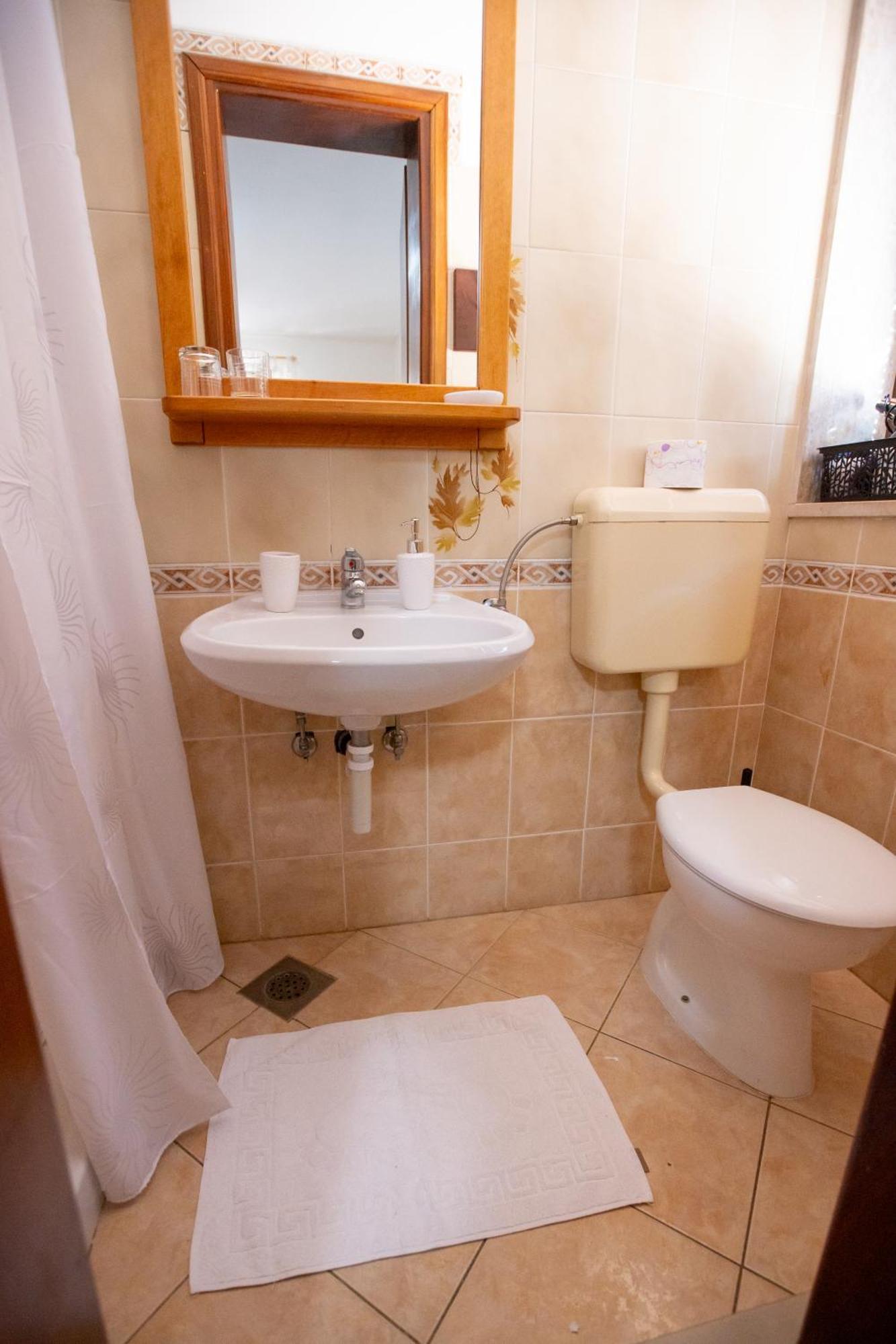 Guesthouse Sanabor Postumia Esterno foto