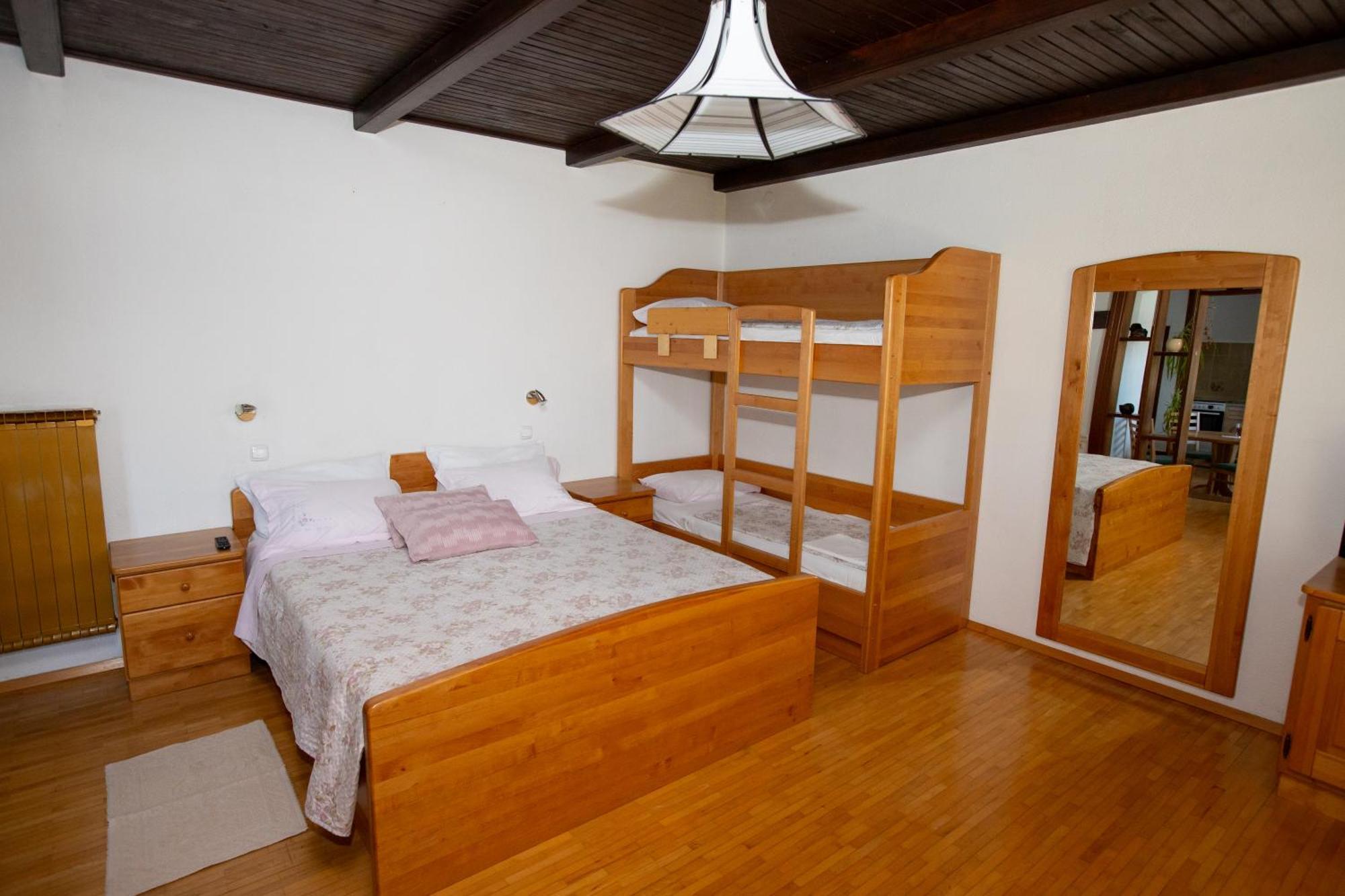 Guesthouse Sanabor Postumia Esterno foto