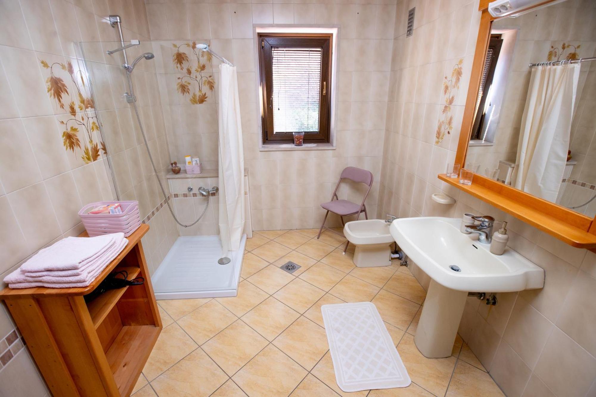 Guesthouse Sanabor Postumia Esterno foto